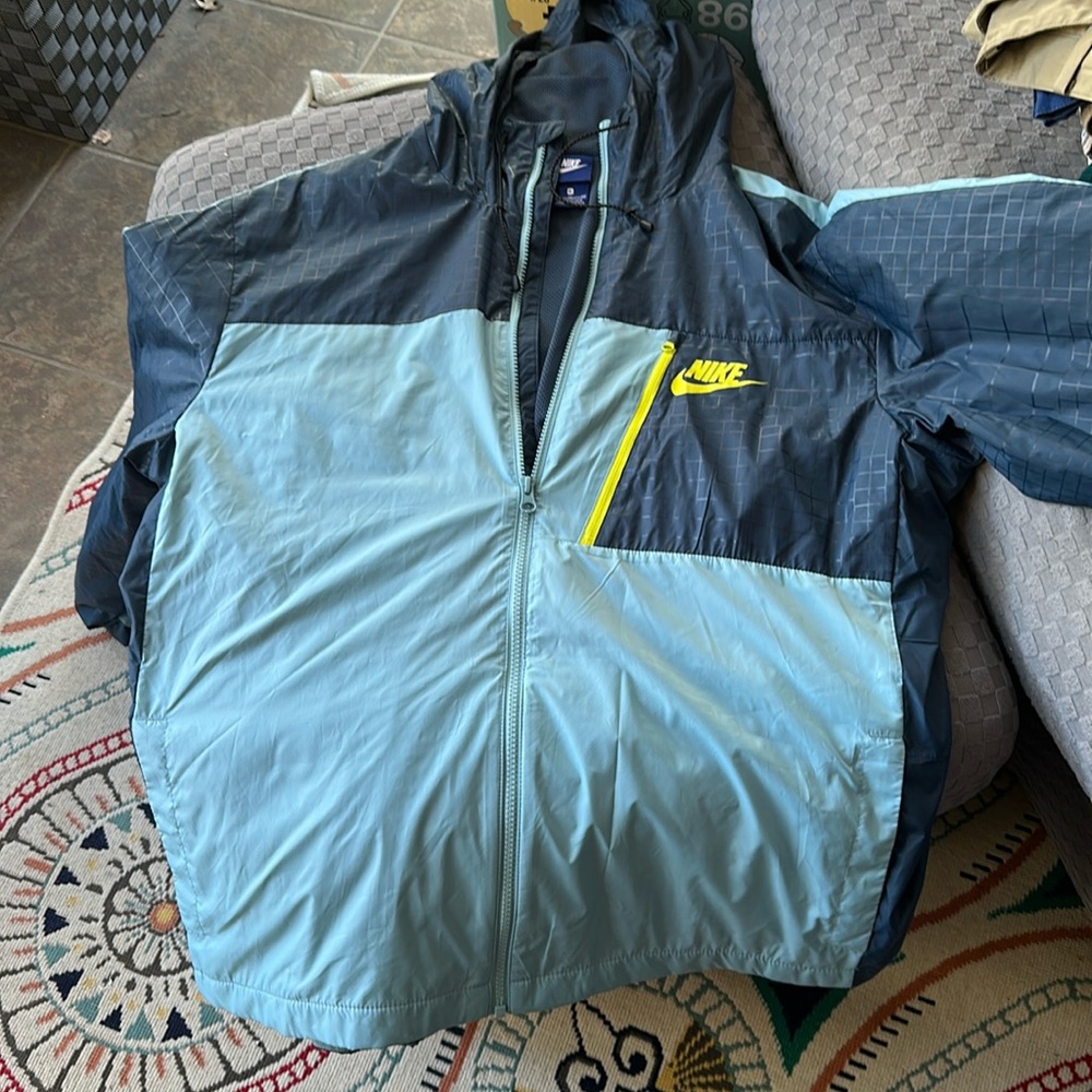 Men’s Nike light weight jacket